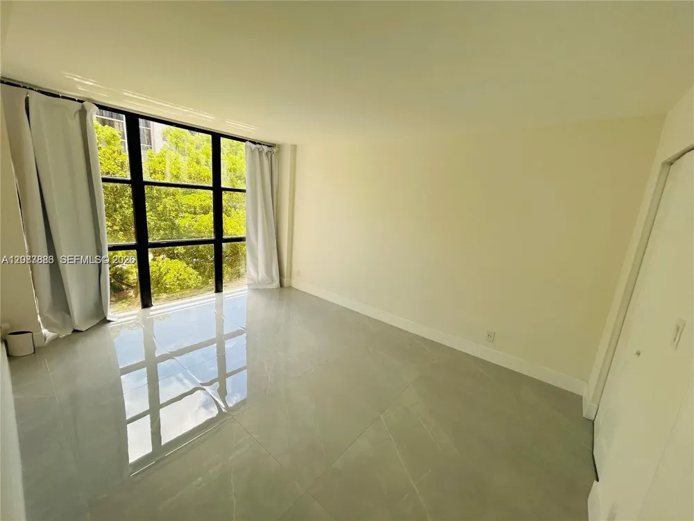17021 Bay Rd #427-4 Sunny Isles Beach, FL 33160