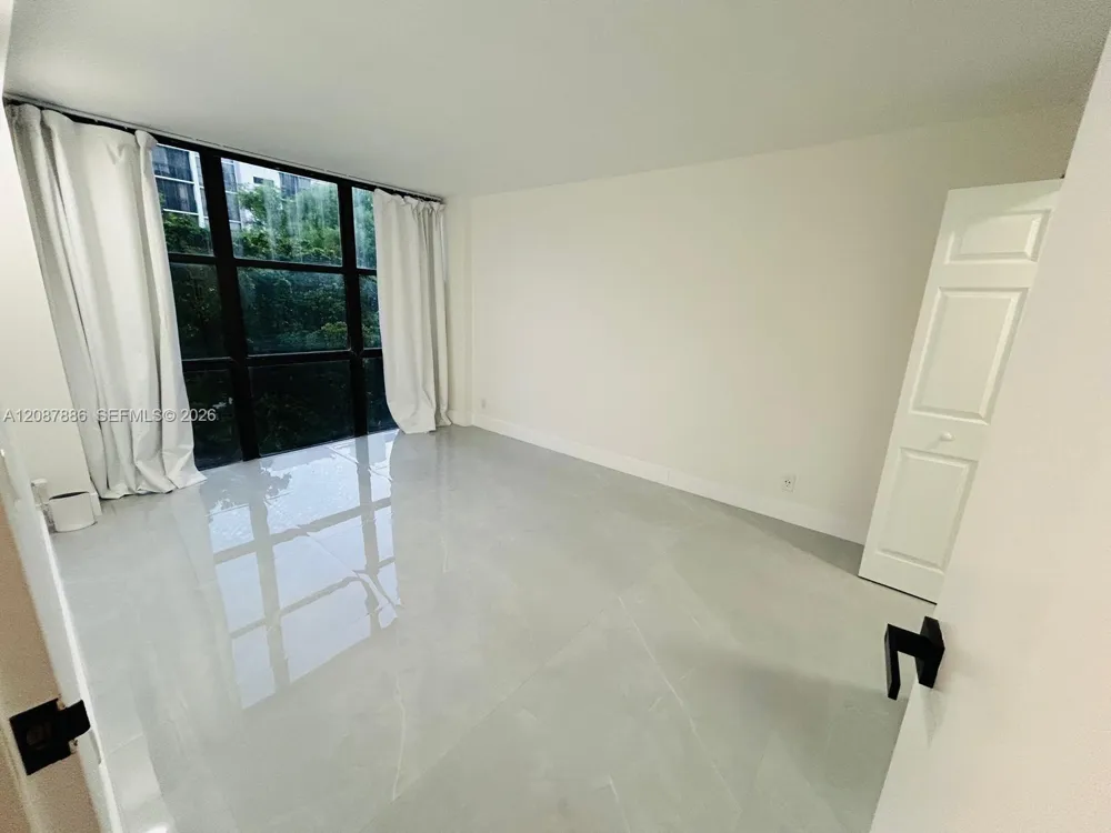 17021 Bay Rd #427-4 Sunny Isles Beach, FL 33160