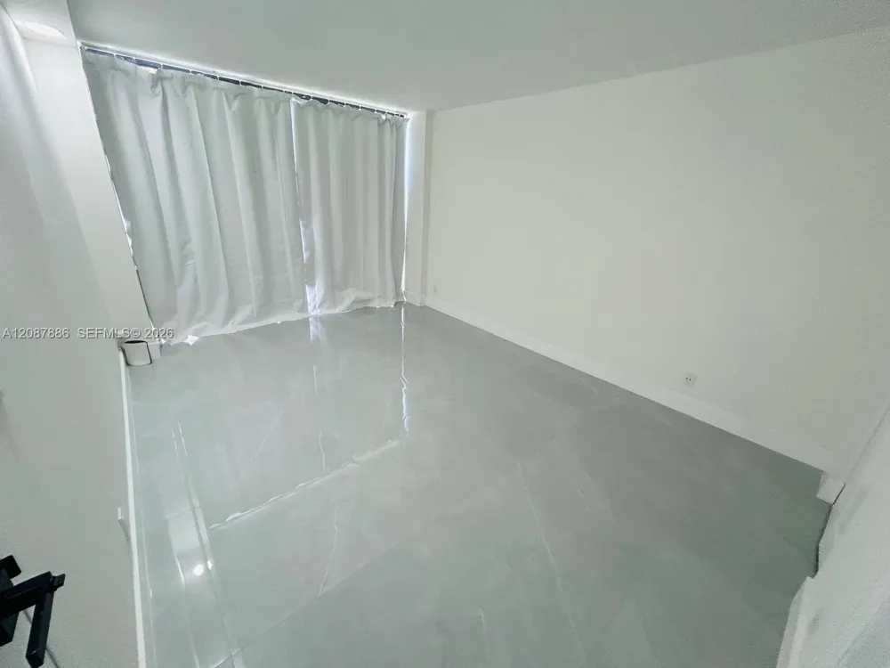 17021 Bay Rd #427-4 Sunny Isles Beach, FL 33160
