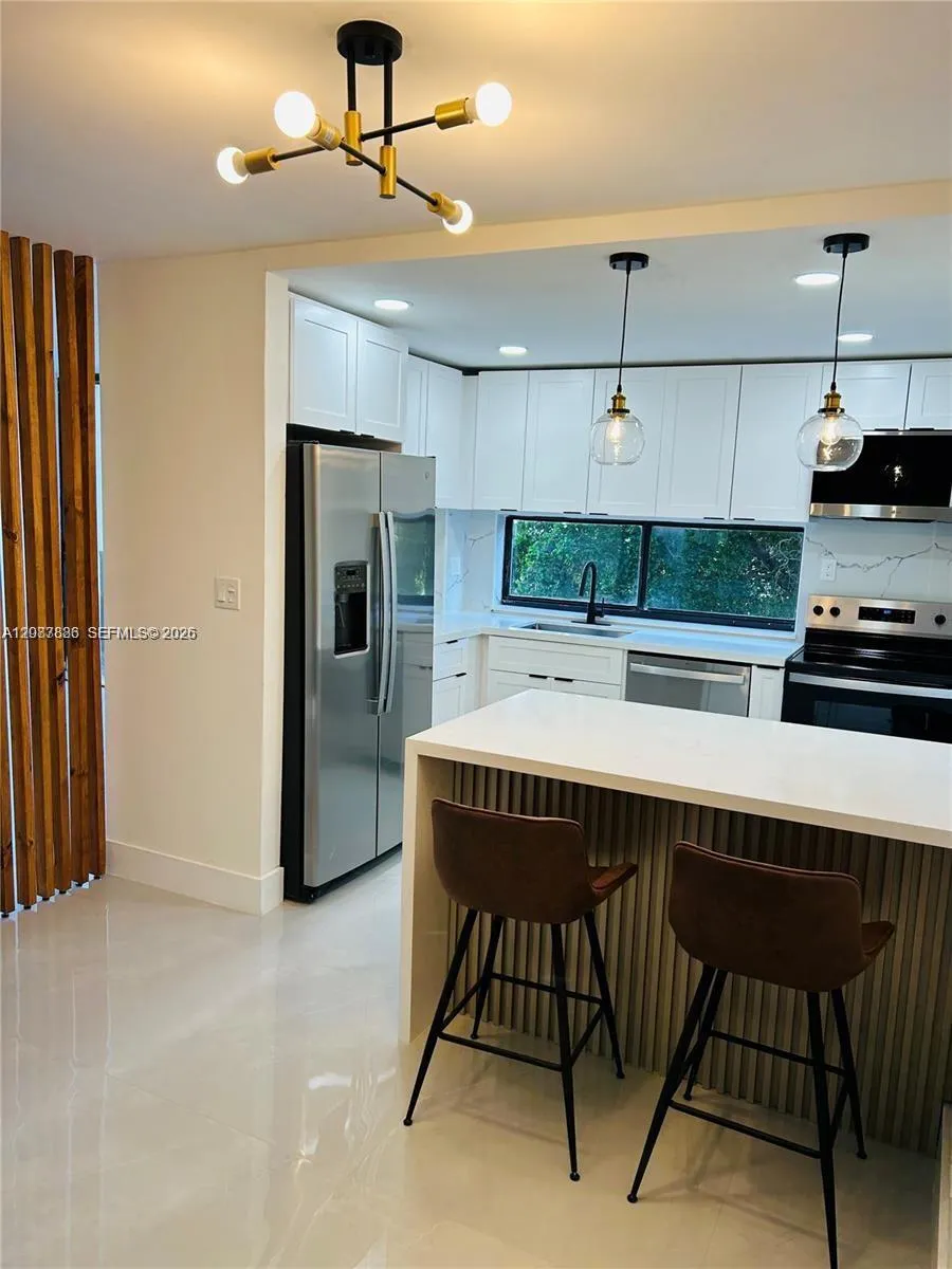 17021 Bay Rd #427-4 Sunny Isles Beach, FL 33160