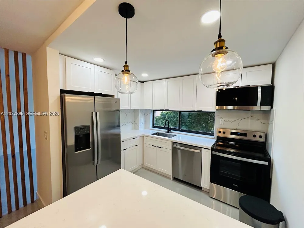 17021 Bay Rd #427-4 Sunny Isles Beach, FL 33160