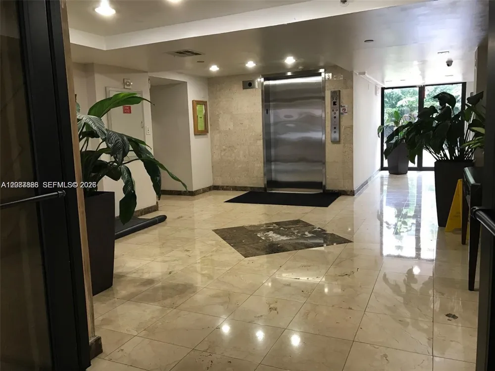 17021 Bay Rd #427-4 Sunny Isles Beach, FL 33160