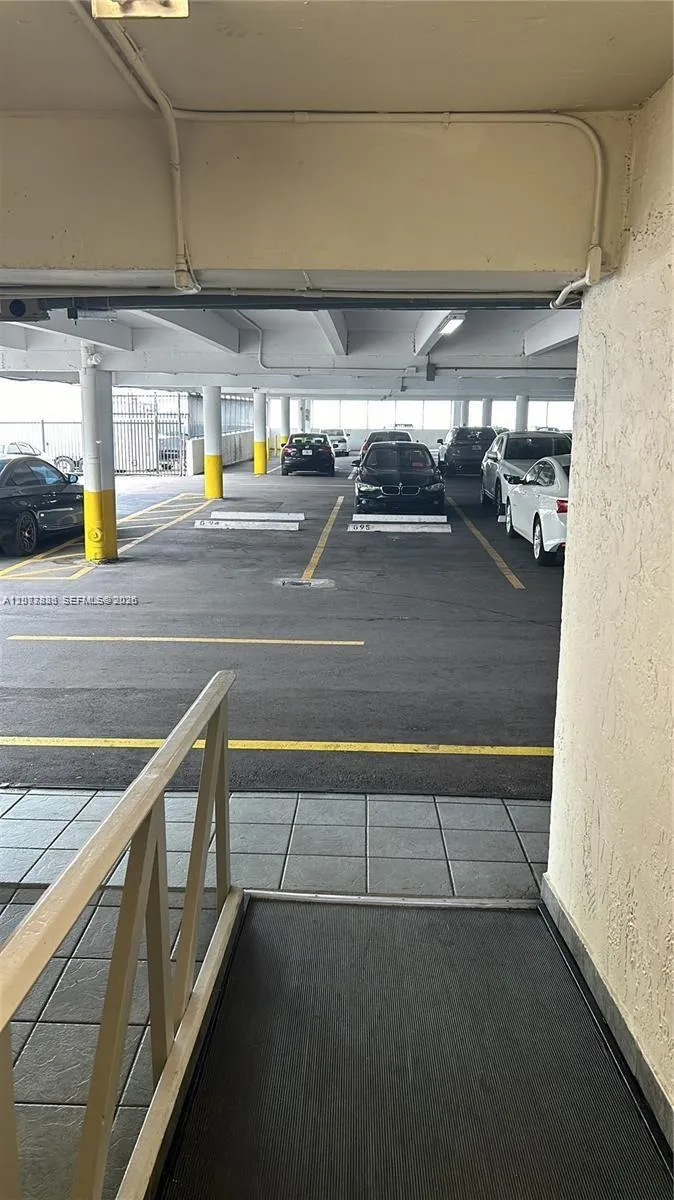 17021 Bay Rd #427-4 Sunny Isles Beach, FL 33160