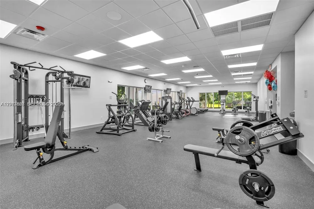 17021 Bay Rd #427-4 Sunny Isles Beach, FL 33160