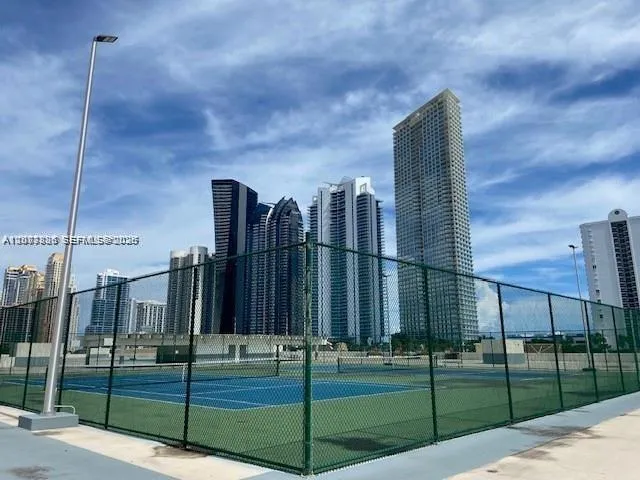 17021 Bay Rd #427-4 Sunny Isles Beach, FL 33160