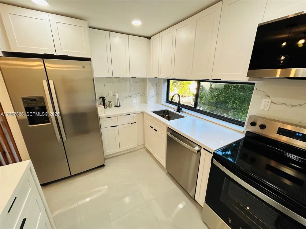 17021 Bay Rd #427-4 Sunny Isles Beach, FL 33160