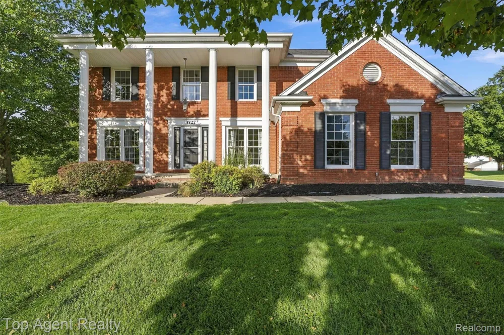 1727 Hillcrest Drive Rochester Hills City, MI 48306