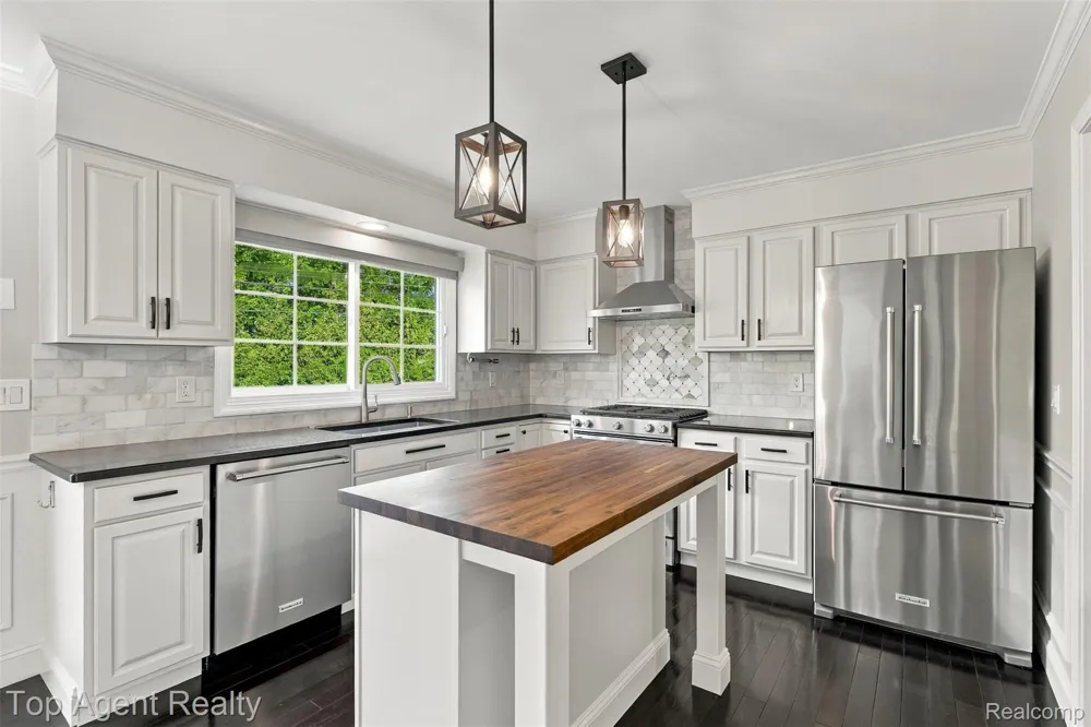 1727 Hillcrest Drive Rochester Hills City, MI 48306
