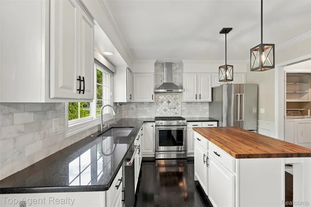 1727 Hillcrest Drive Rochester Hills City, MI 48306