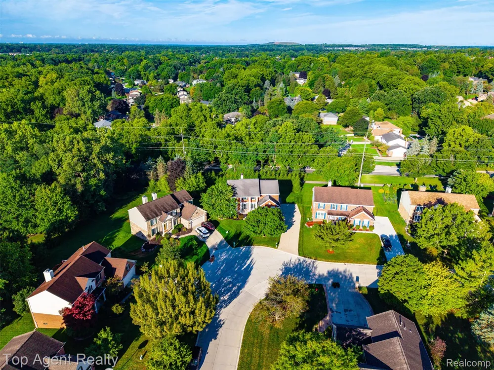 1727 Hillcrest Drive Rochester Hills City, MI 48306