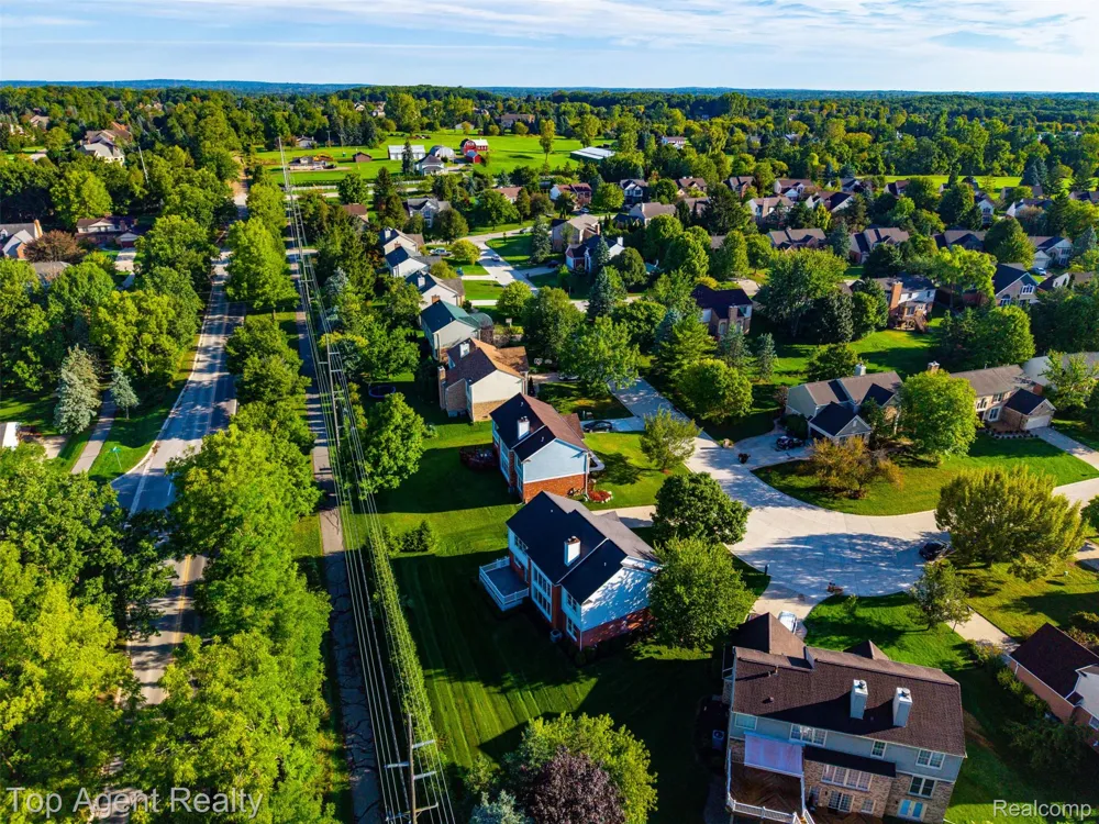 1727 Hillcrest Drive Rochester Hills City, MI 48306