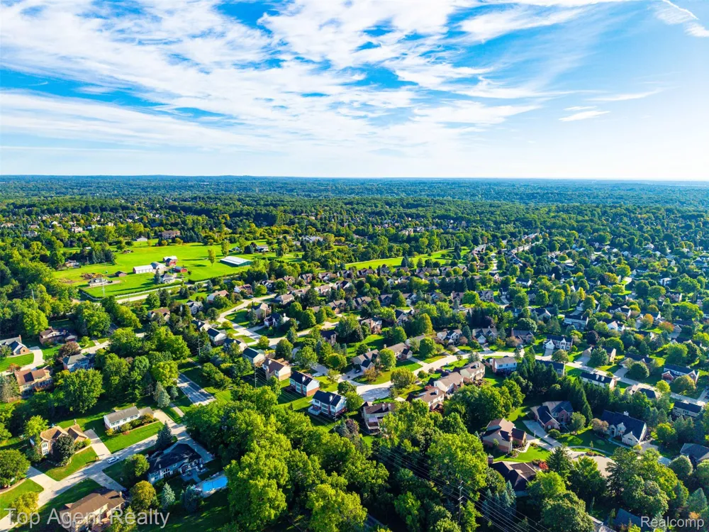 1727 Hillcrest Drive Rochester Hills City, MI 48306