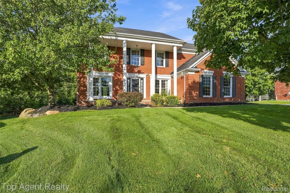 1727 Hillcrest Drive Rochester Hills City, MI 48306