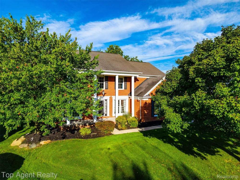1727 Hillcrest Drive Rochester Hills City, MI 48306
