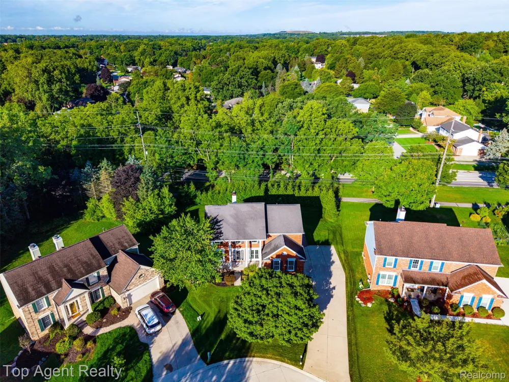 1727 Hillcrest Drive Rochester Hills City, MI 48306