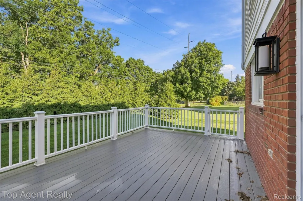 1727 Hillcrest Drive Rochester Hills City, MI 48306