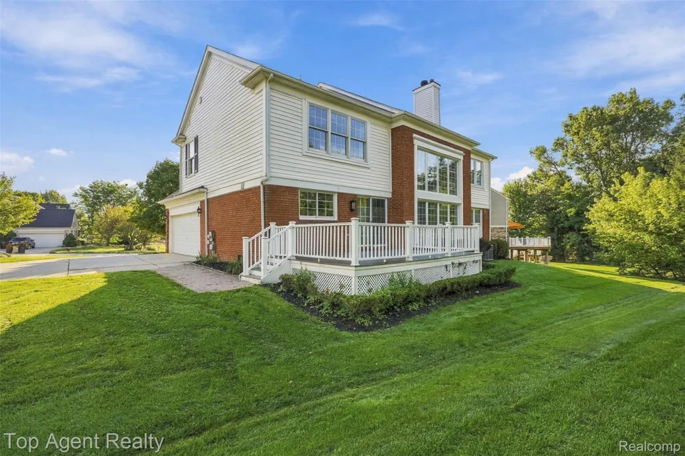 1727 Hillcrest Drive Rochester Hills City, MI 48306