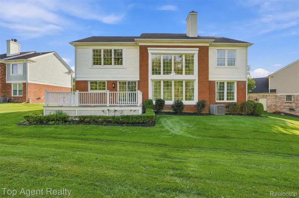 1727 Hillcrest Drive Rochester Hills City, MI 48306