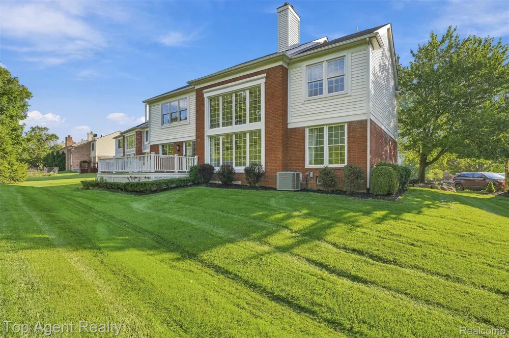 1727 Hillcrest Drive Rochester Hills City, MI 48306