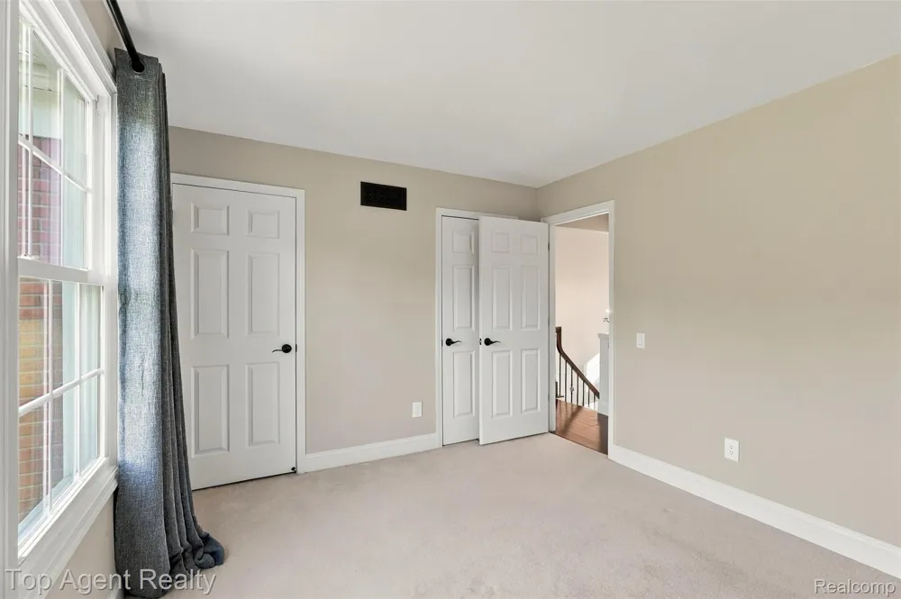 1727 Hillcrest Drive Rochester Hills City, MI 48306