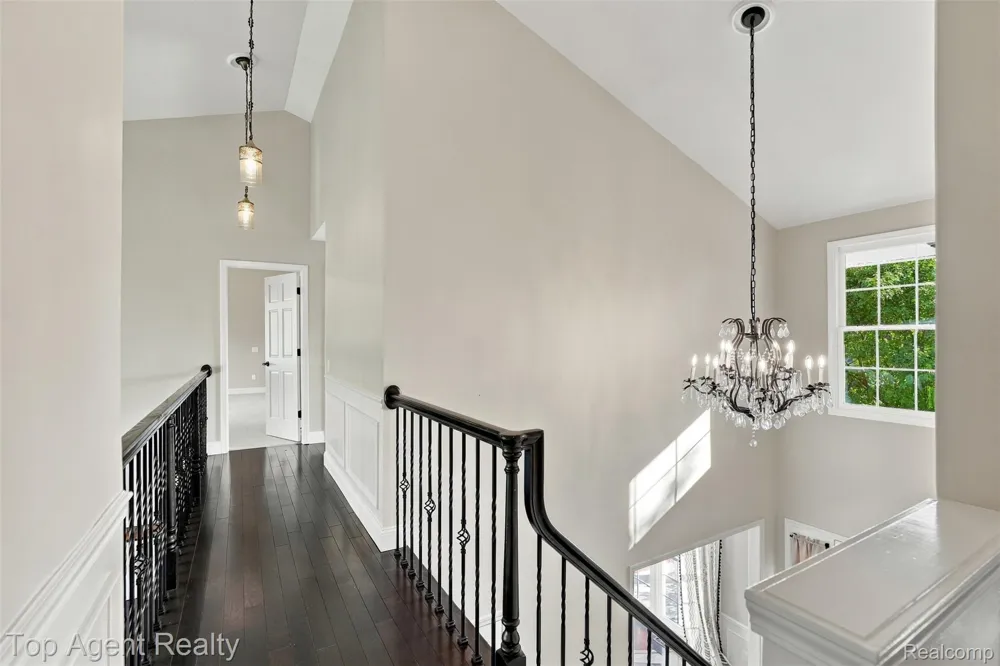 1727 Hillcrest Drive Rochester Hills City, MI 48306
