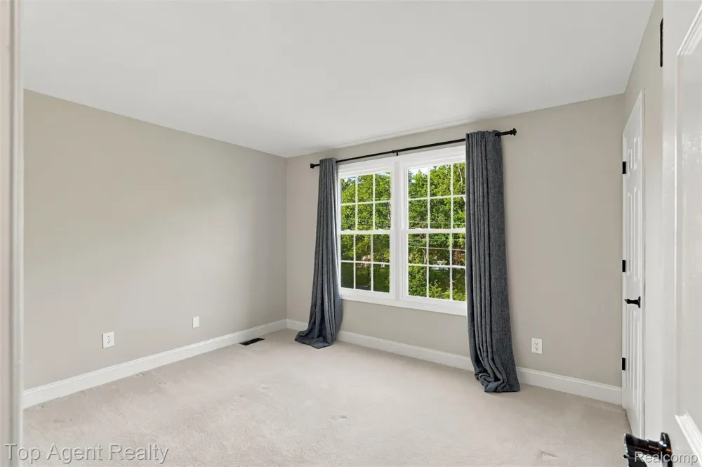 1727 Hillcrest Drive Rochester Hills City, MI 48306