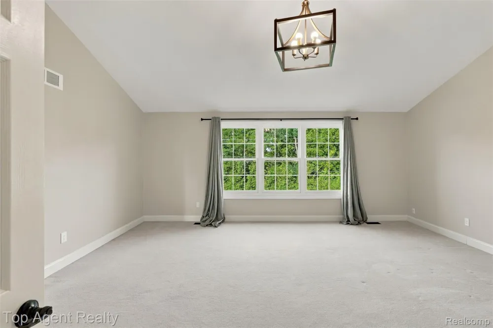 1727 Hillcrest Drive Rochester Hills City, MI 48306