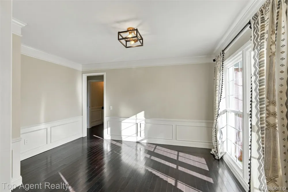 1727 Hillcrest Drive Rochester Hills City, MI 48306