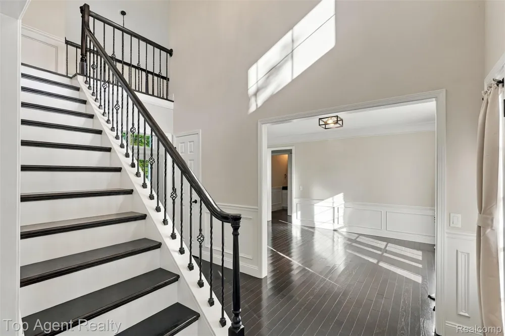 1727 Hillcrest Drive Rochester Hills City, MI 48306