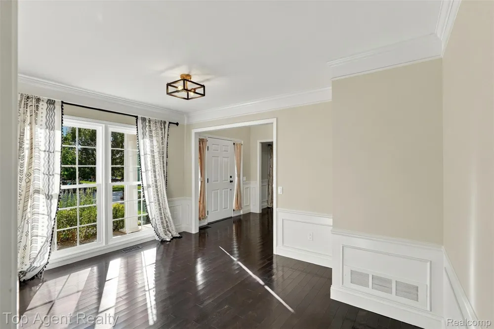 1727 Hillcrest Drive Rochester Hills City, MI 48306