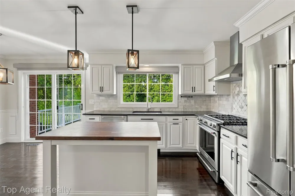 1727 Hillcrest Drive Rochester Hills City, MI 48306