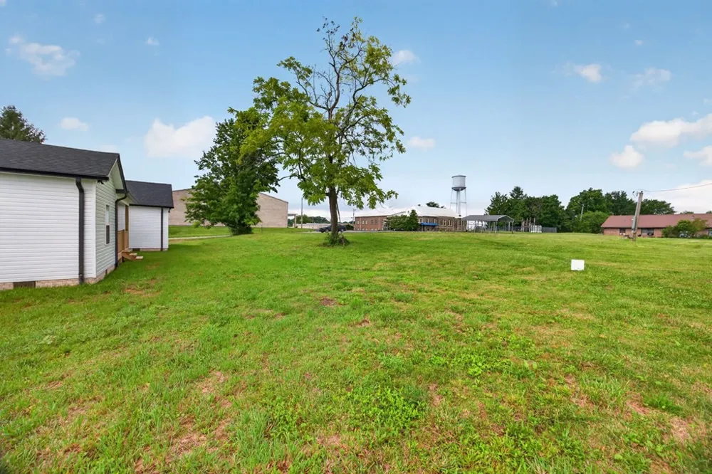 208 E Crawford Ave Monterey, TN 38574