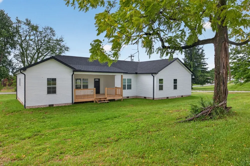 208 E Crawford Ave Monterey, TN 38574