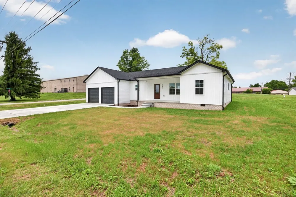 208 E Crawford Ave Monterey, TN 38574