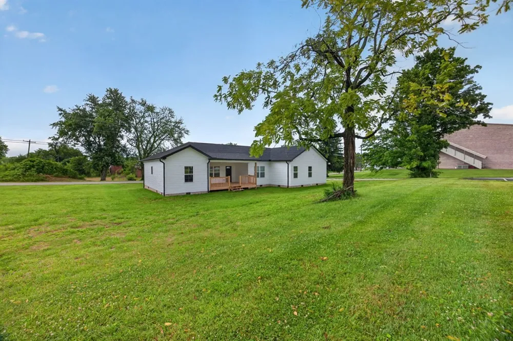 208 E Crawford Ave Monterey, TN 38574