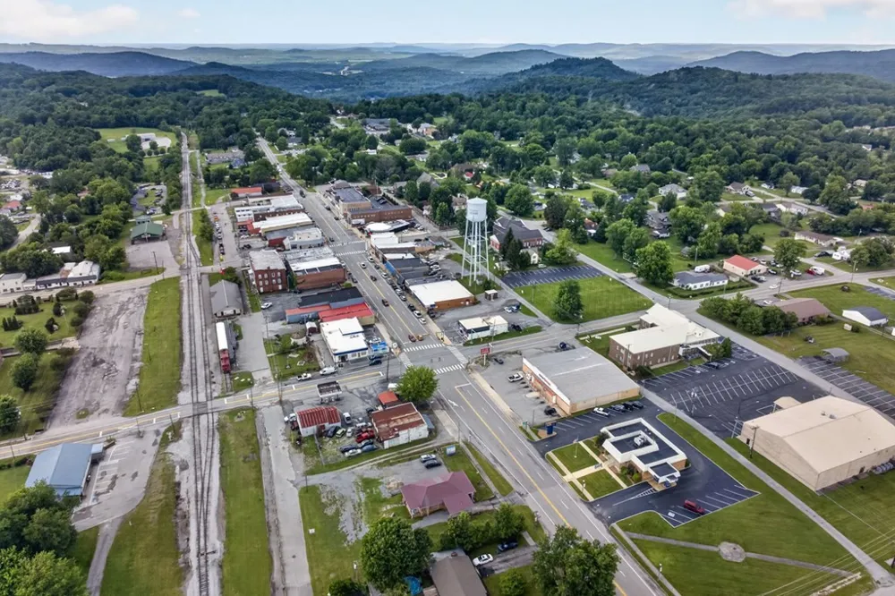 208 E Crawford Ave Monterey, TN 38574