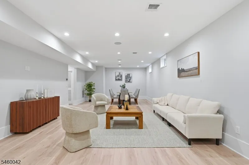 4 Athens Rd Millburn, NJ 07078