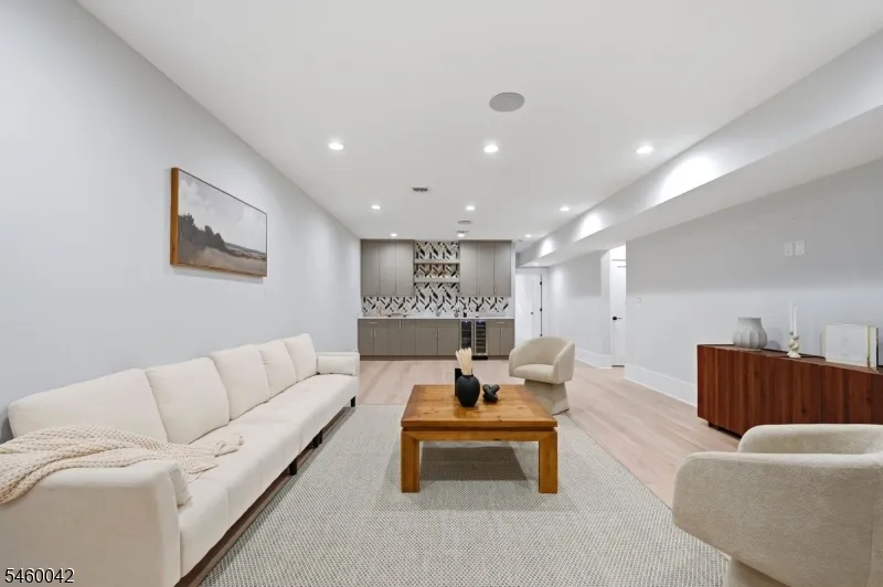 4 Athens Rd Millburn, NJ 07078