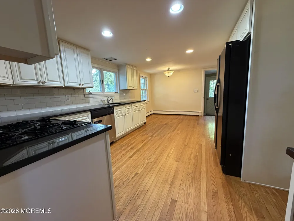 169 Kings Highway Middletown, NJ 07748