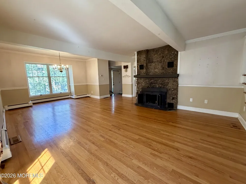 169 Kings Highway Middletown, NJ 07748