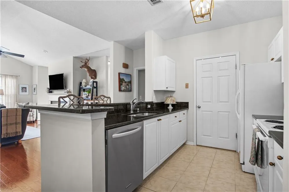 1209 Vinings Forest Lane SE #12 Smyrna, GA 30080