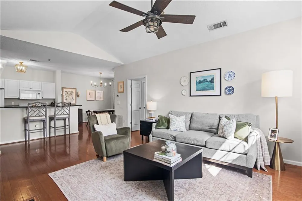 1209 Vinings Forest Lane SE #12 Smyrna, GA 30080