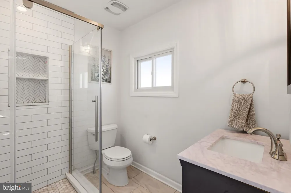 213 FORKLANDING ROAD Maple Shade, NJ 08052