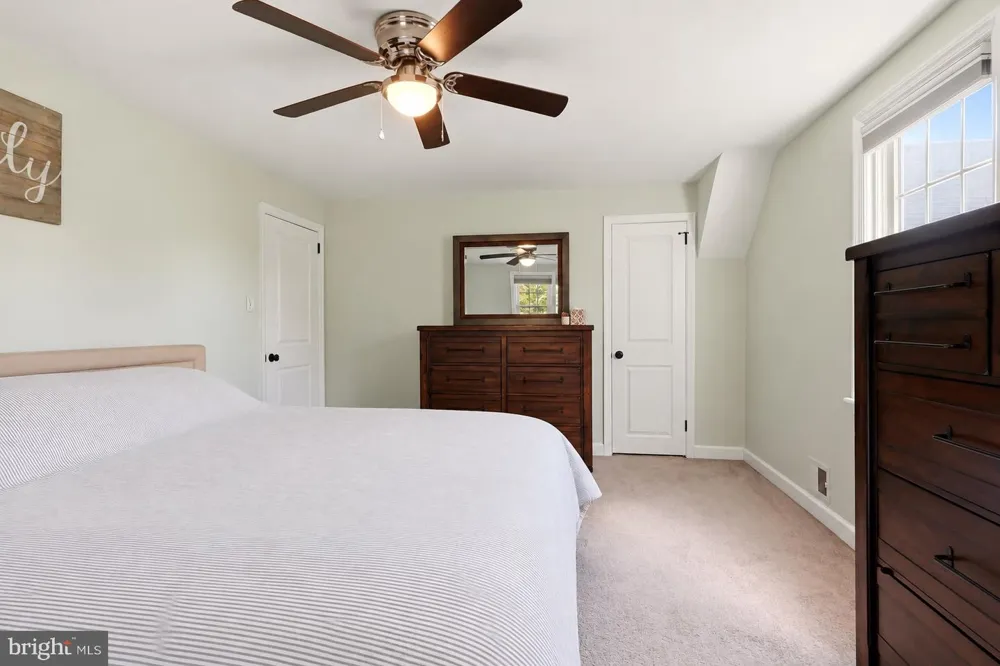213 FORKLANDING ROAD Maple Shade, NJ 08052