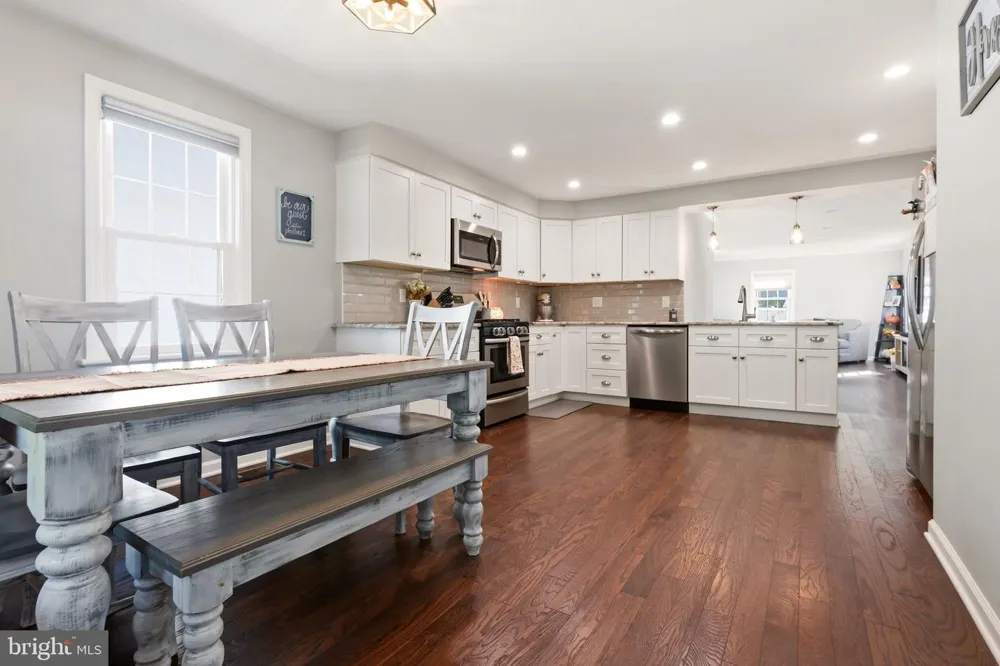 213 FORKLANDING ROAD Maple Shade, NJ 08052