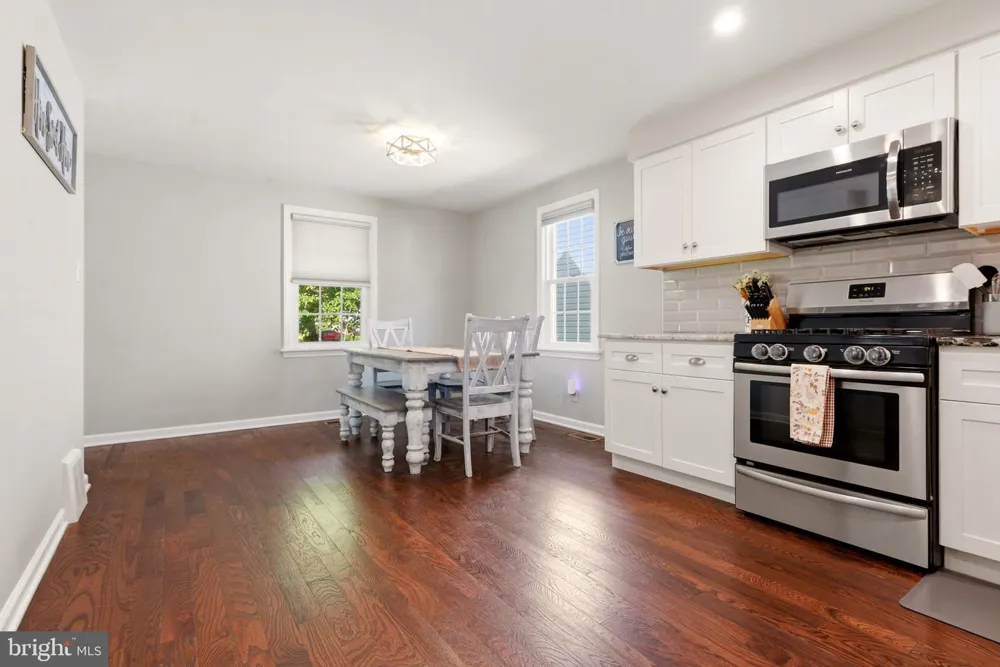 213 FORKLANDING ROAD Maple Shade, NJ 08052