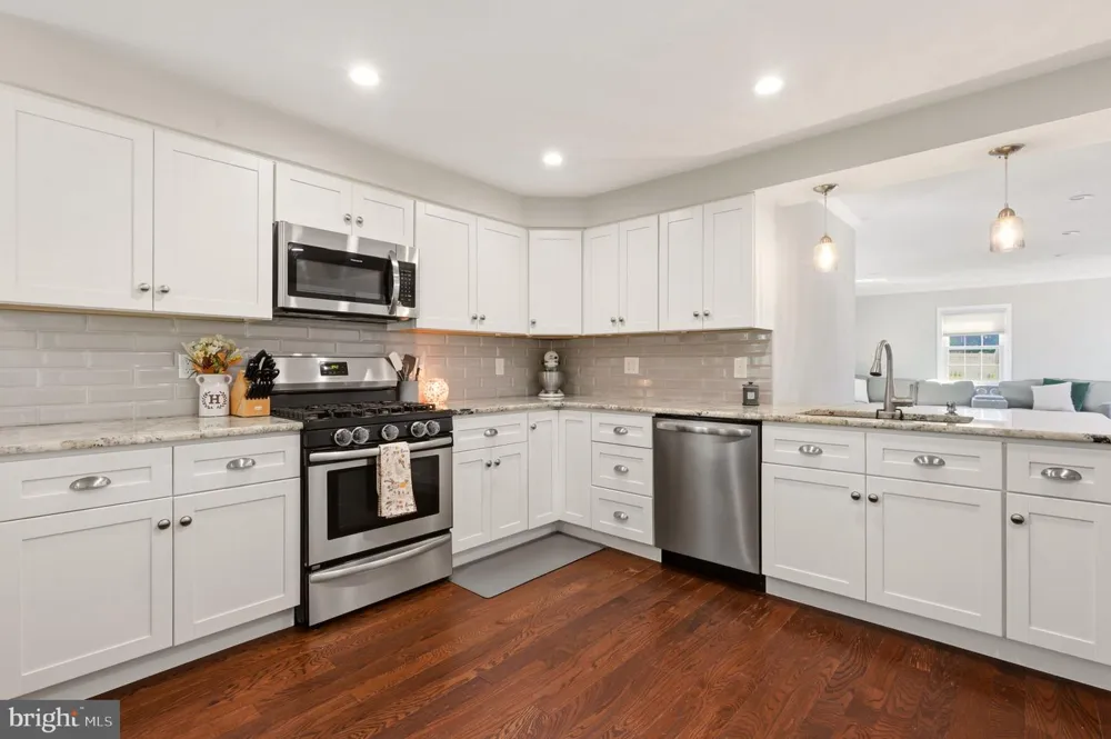 213 FORKLANDING ROAD Maple Shade, NJ 08052