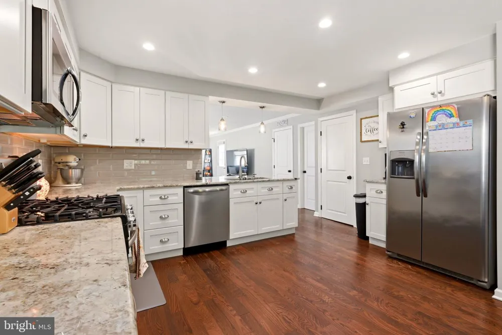 213 FORKLANDING ROAD Maple Shade, NJ 08052