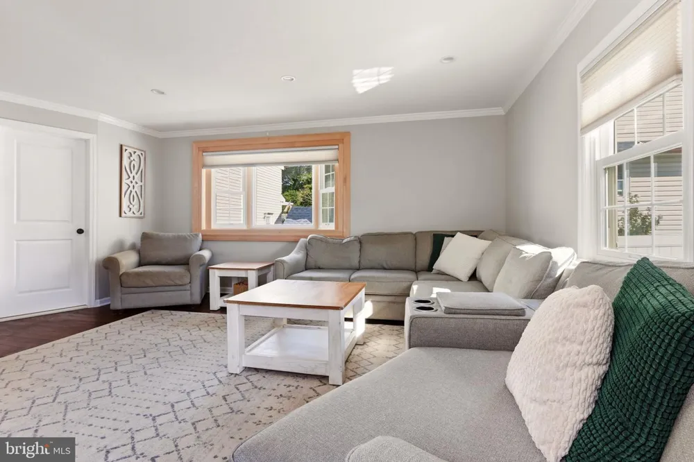 213 FORKLANDING ROAD Maple Shade, NJ 08052