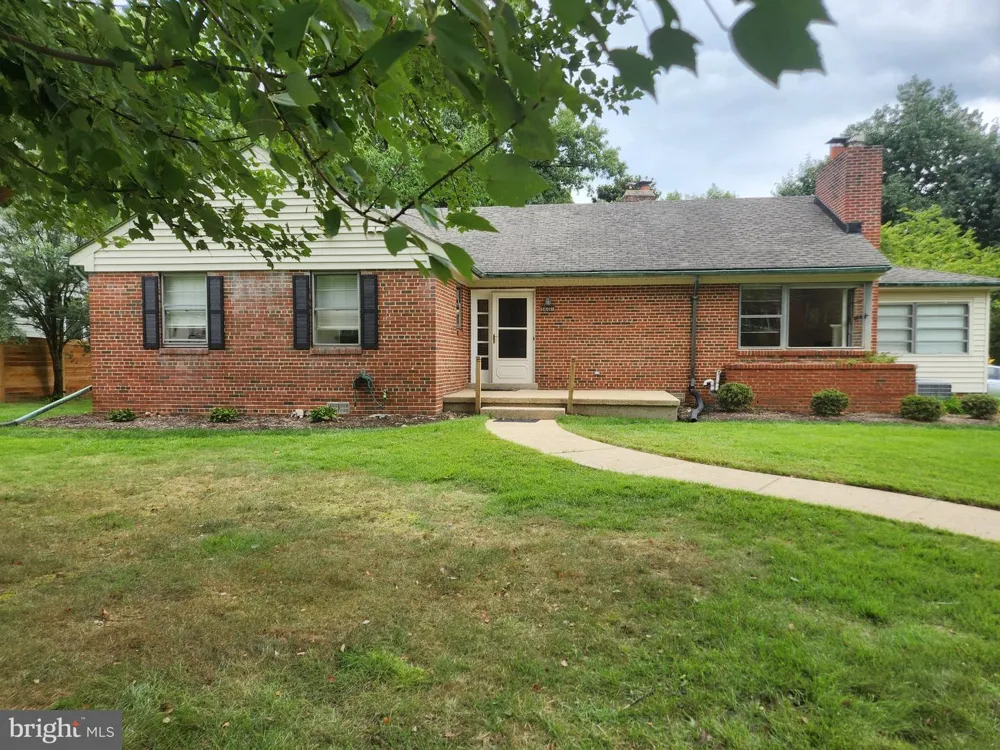 5601 POLLARD ROAD Bethesda, MD 20816
